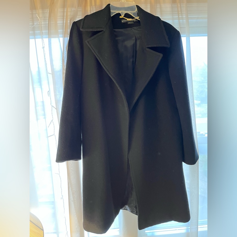 Ralph Lauren classic overcoat , size 6 .Made in the USA , very clean. No belt .